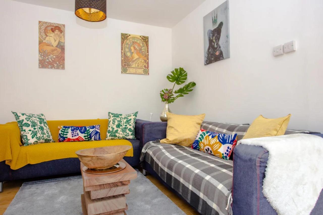 Stylish 4bd House With Private Garden - Stratford Hébergement de vacances *