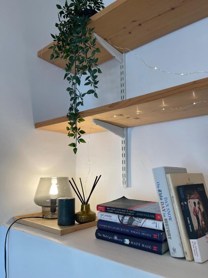 Archway Station Big Bedroom Flat * Londen
