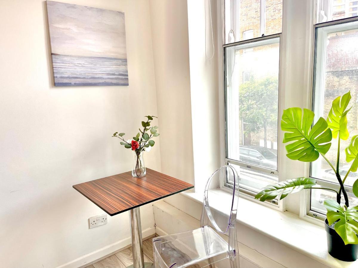 Archway Station Big Bedroom Flat * Londen