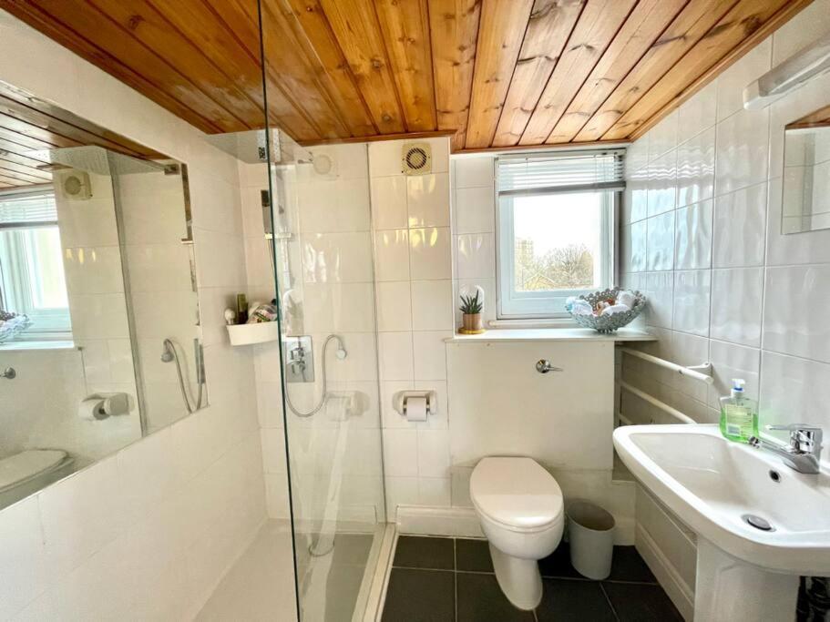 High-ceiling Flat With Rooftop & Skyline View Lejlighed *