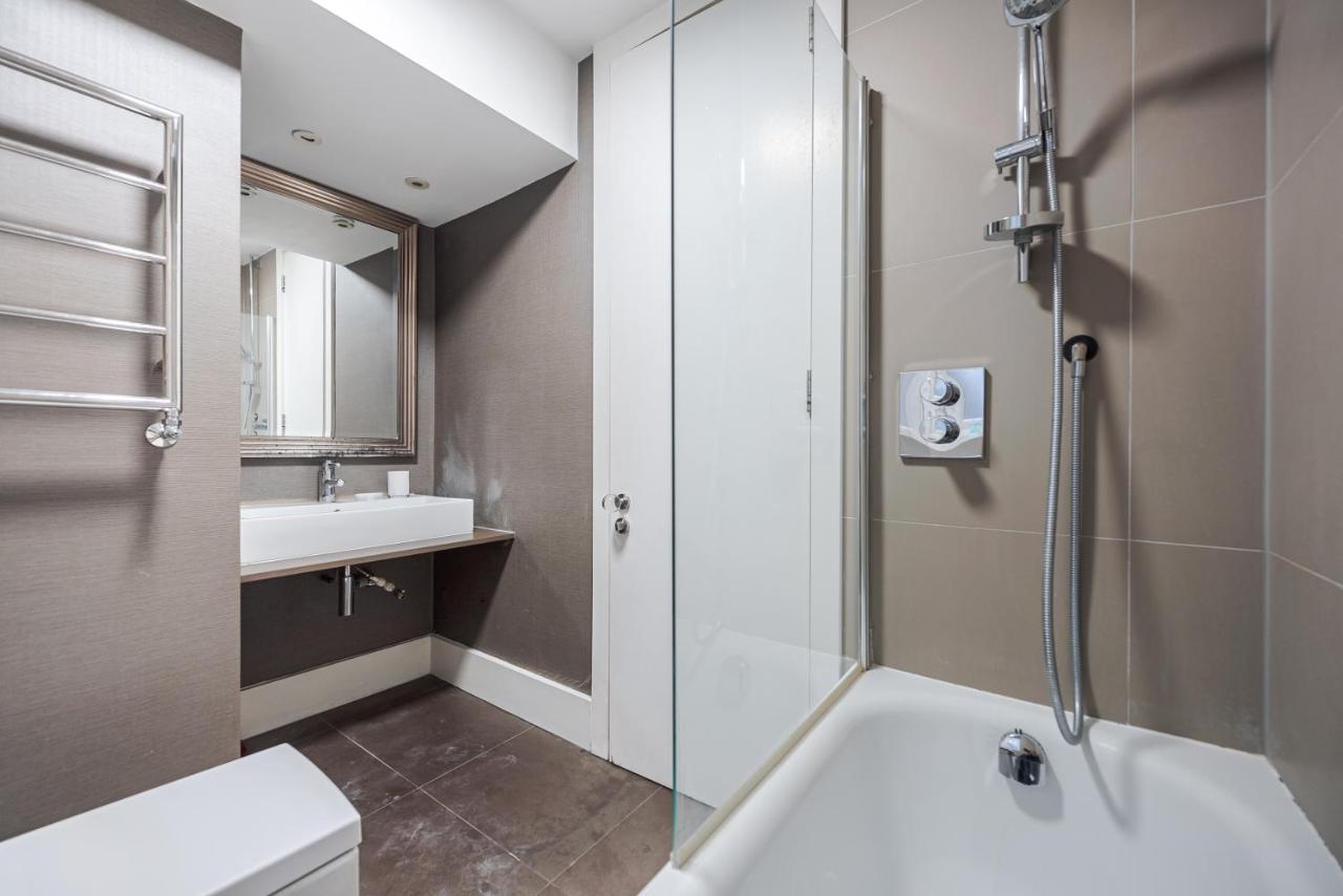 Charming 1 Bedroom In Knightsbridge Luxury And Prime Location Londen