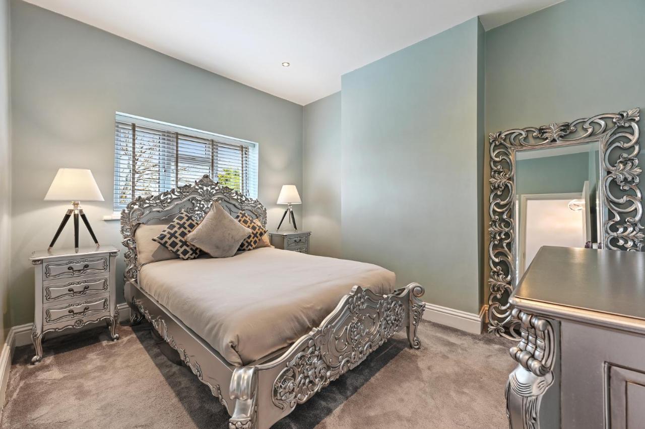 Wembley Luxury Residence- Opulence House Feriehus *