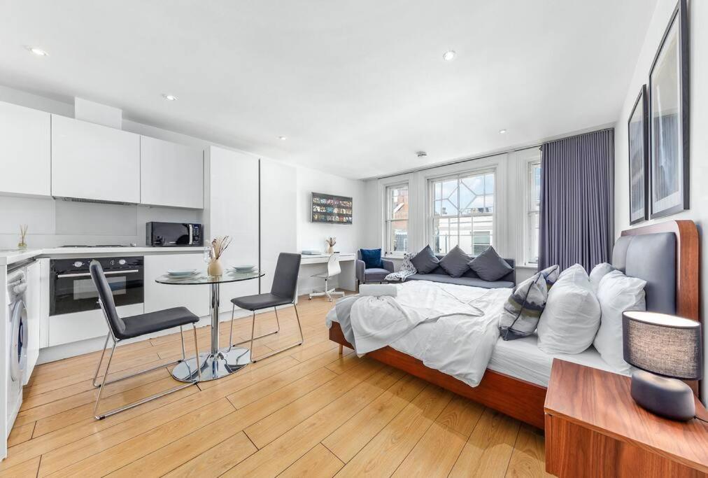 Apartment Piccadilly Haven, Flat In Vr12 London