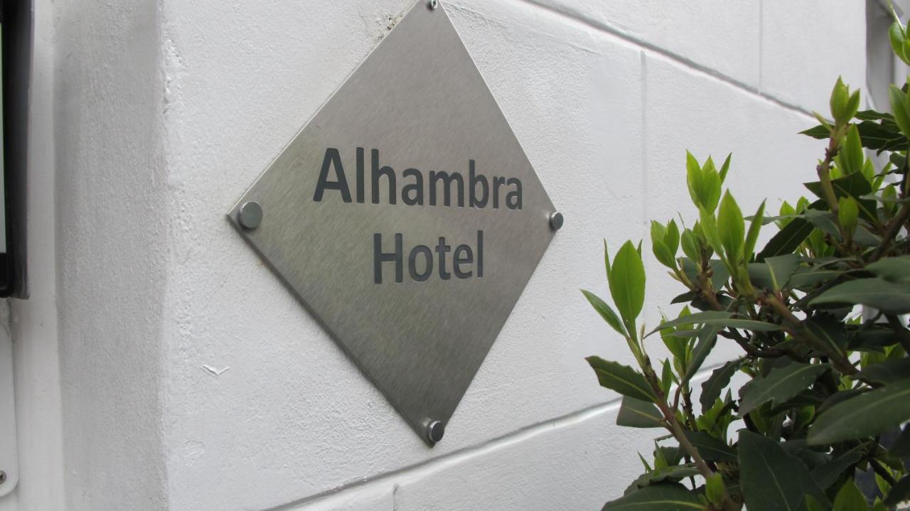 Alhambra 2* London