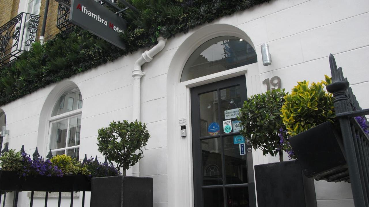 Alhambra Hotel 2*