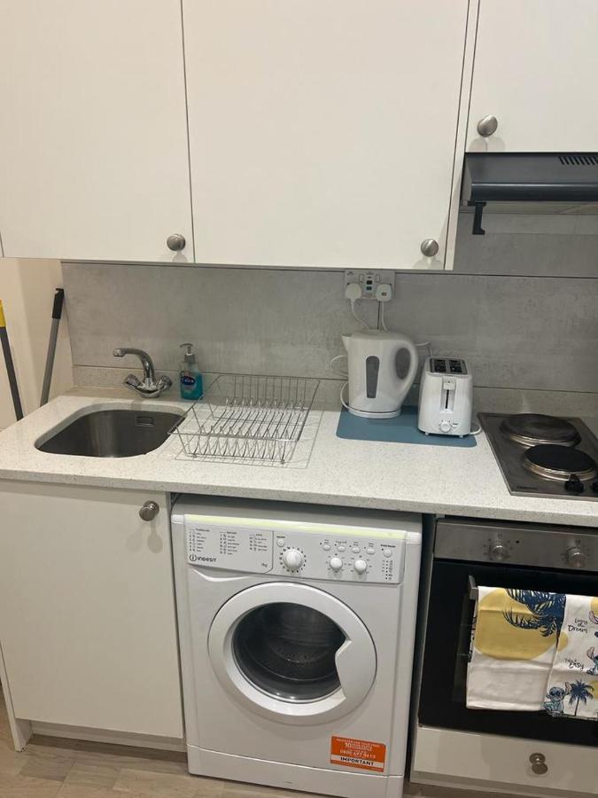 Queenstown Road Studio Flat Londen