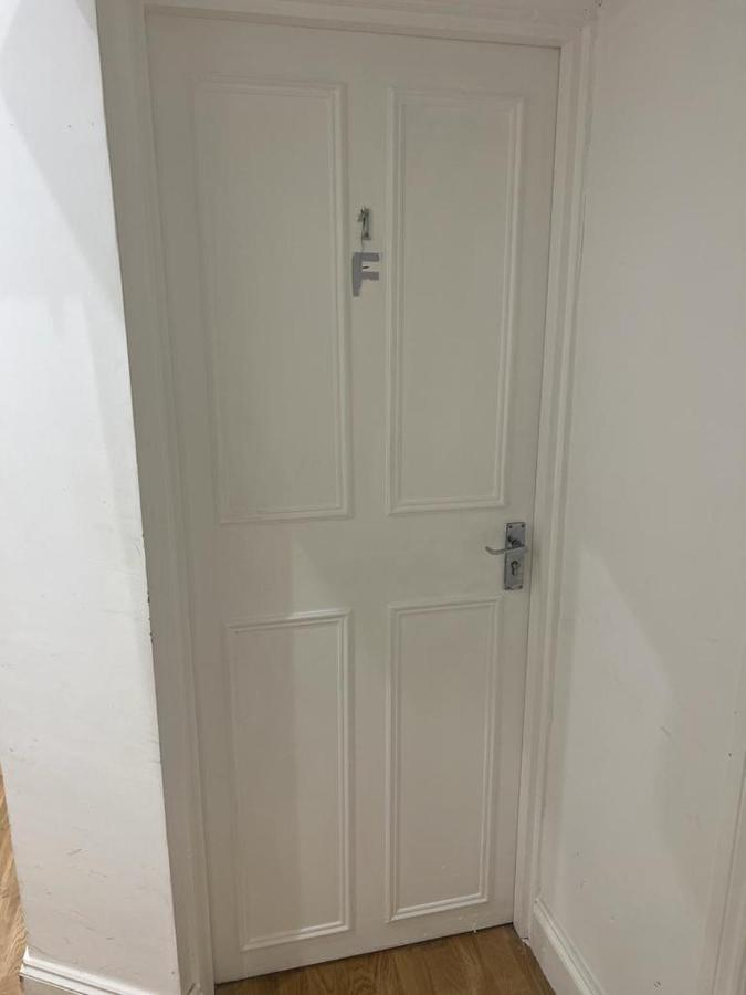 Queenstown Road Studio Flat * Londen