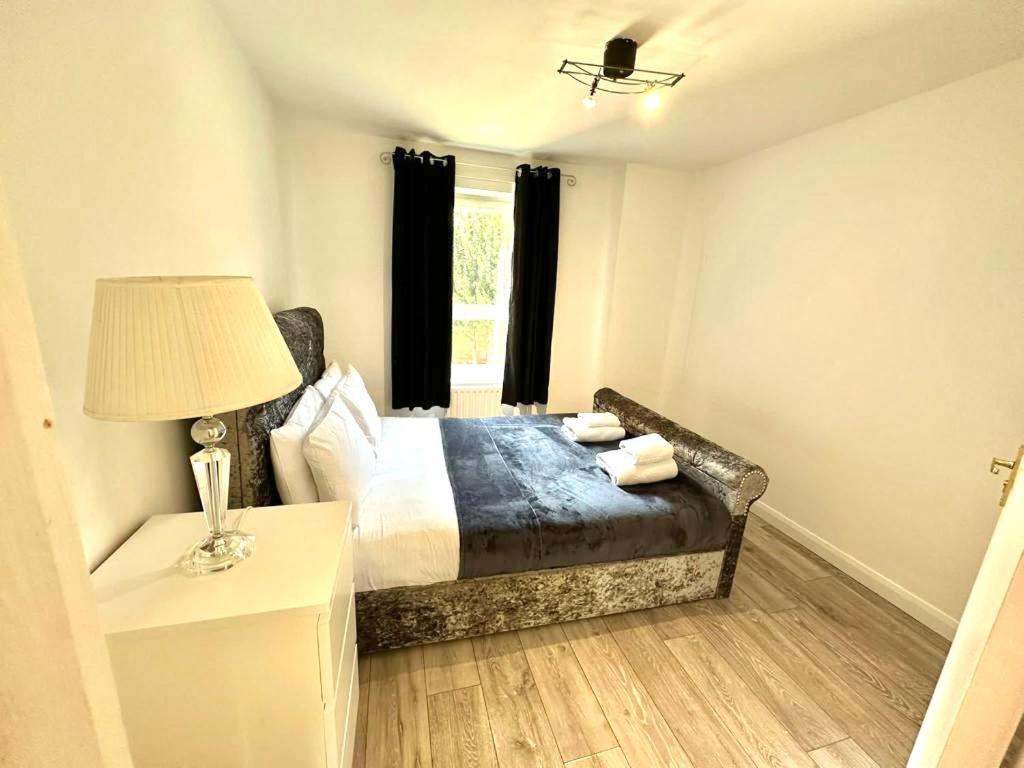 Lägenhet 3 Bedroom Riverview Flat Canary Wharf Free Parking *