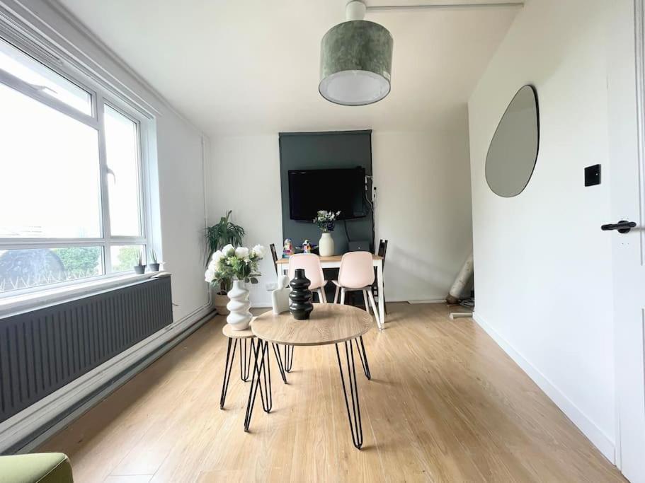 Stylish 2 Bedroom Flat In Angel Location Leilighet *