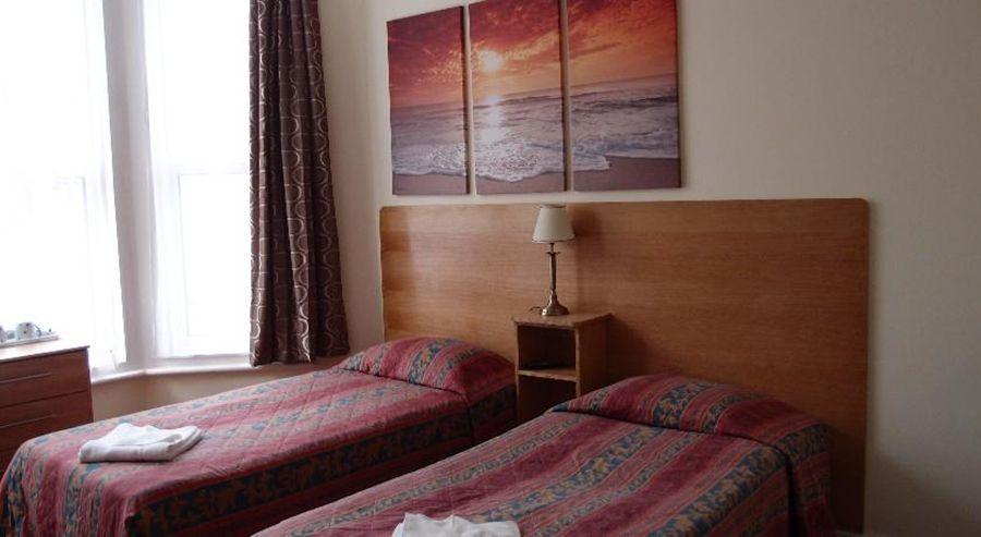 65 Hotel