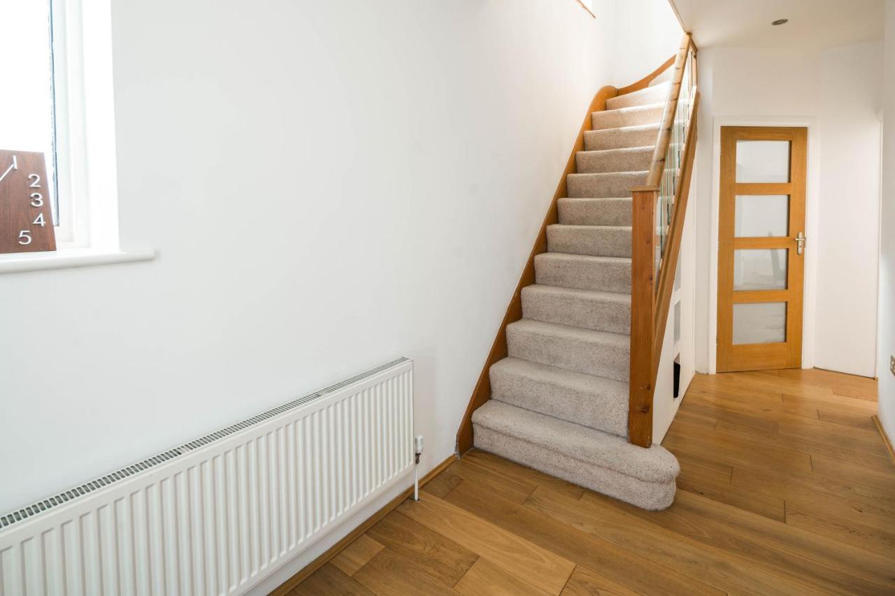 Elegant 2bd House With Garden And Decked Patio Vakantiehuis