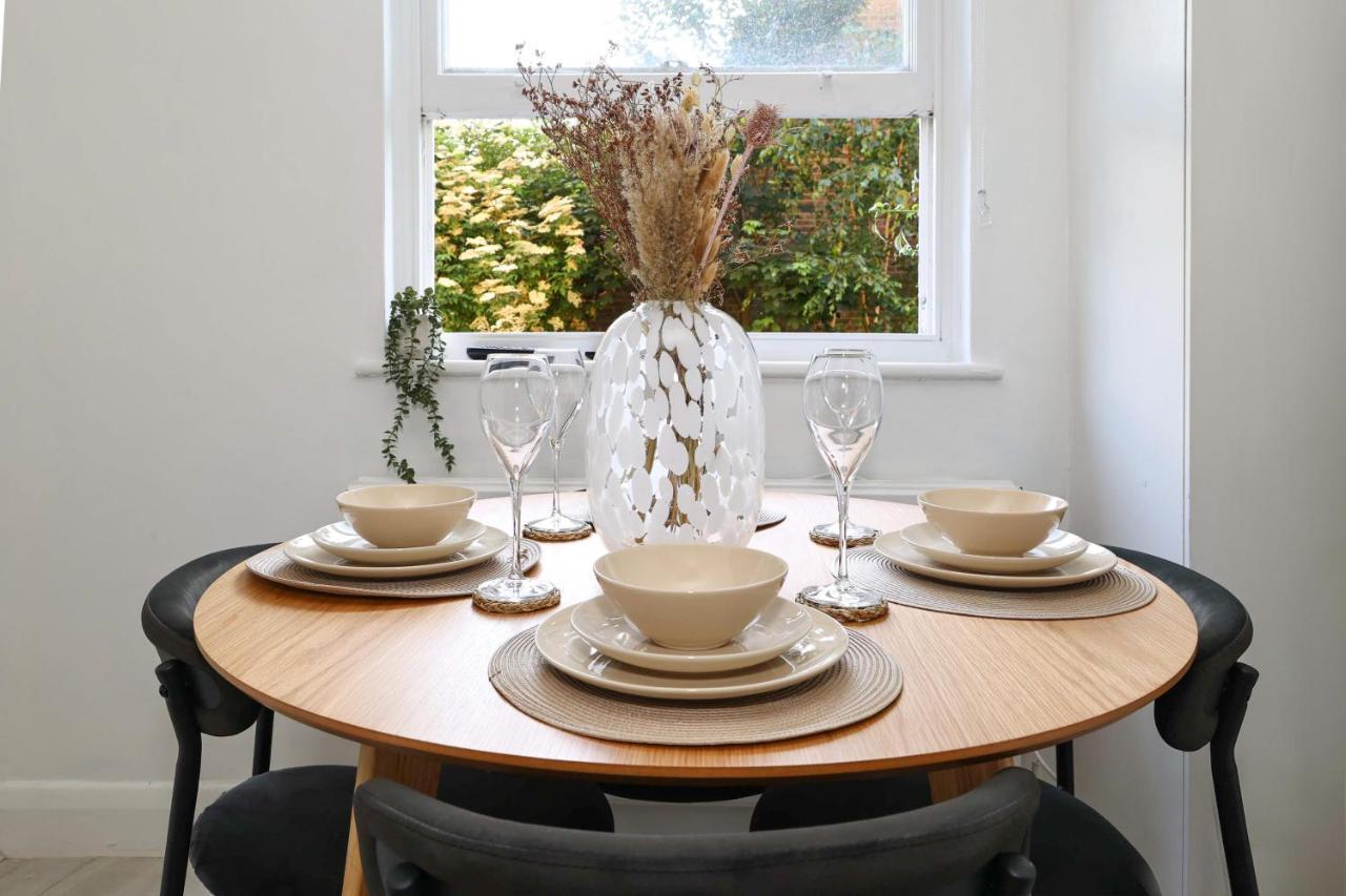 W For 4. Open Plan Kitchen/living Appartement *