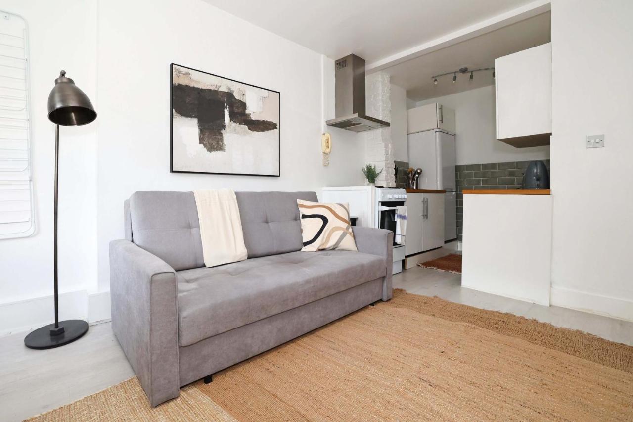Appartement W For 4. Open Plan Kitchen/living Londres
