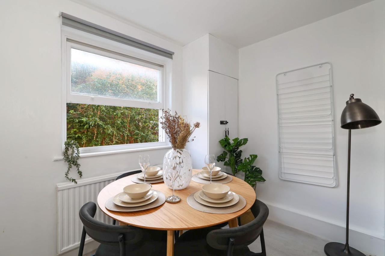 Appartement W For 4. Open Plan Kitchen/living Londres