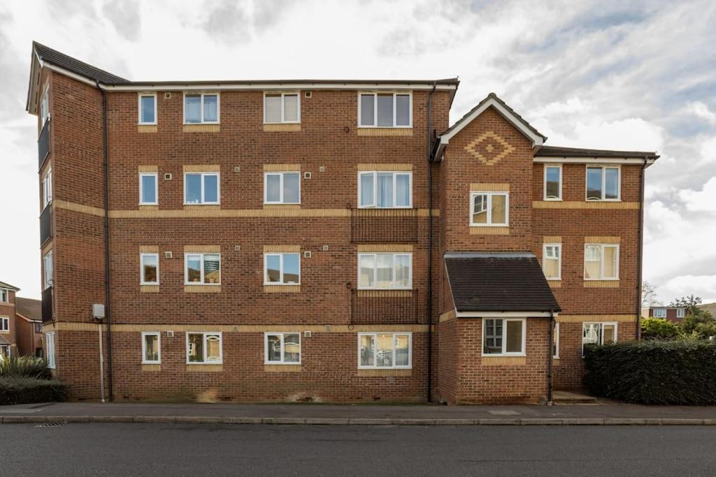 Bright &spacious One Bedroom Flat Off Canary Wharf Appartement