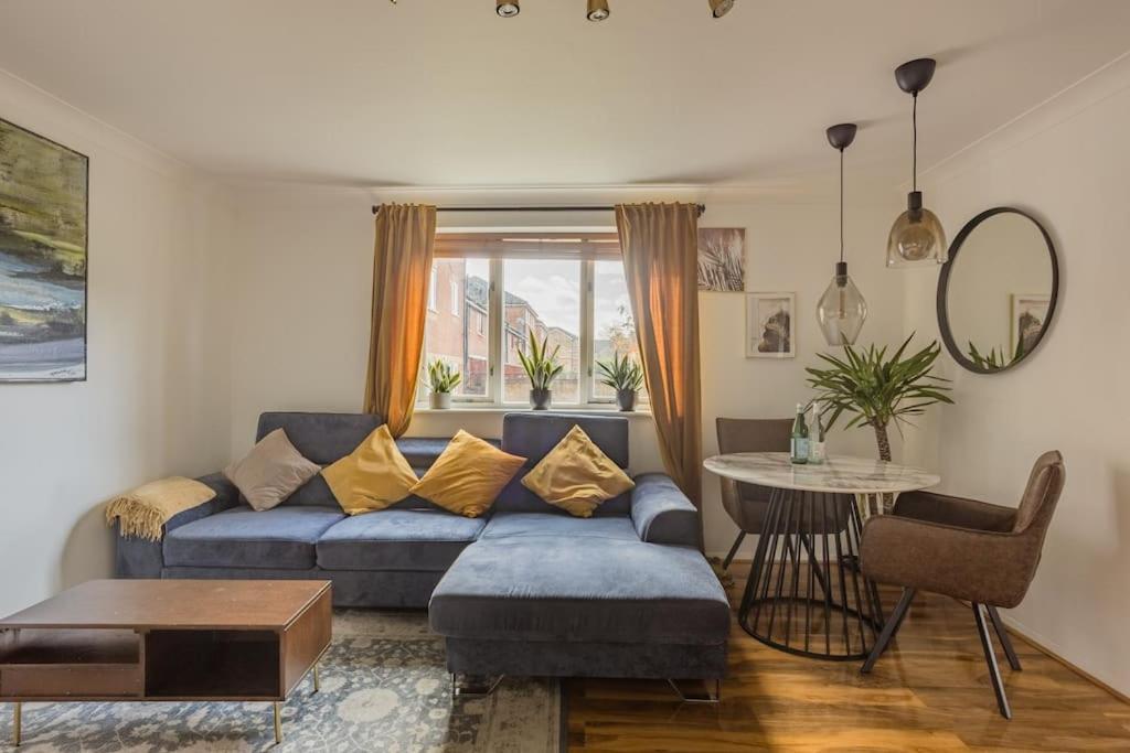 Bright &spacious One Bedroom Flat Off Canary Wharf Appartement Londres