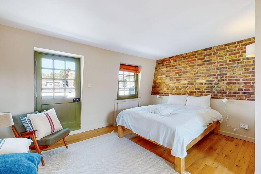 Whimsical 4 Bedroom House In Elephant And Castle Apartment