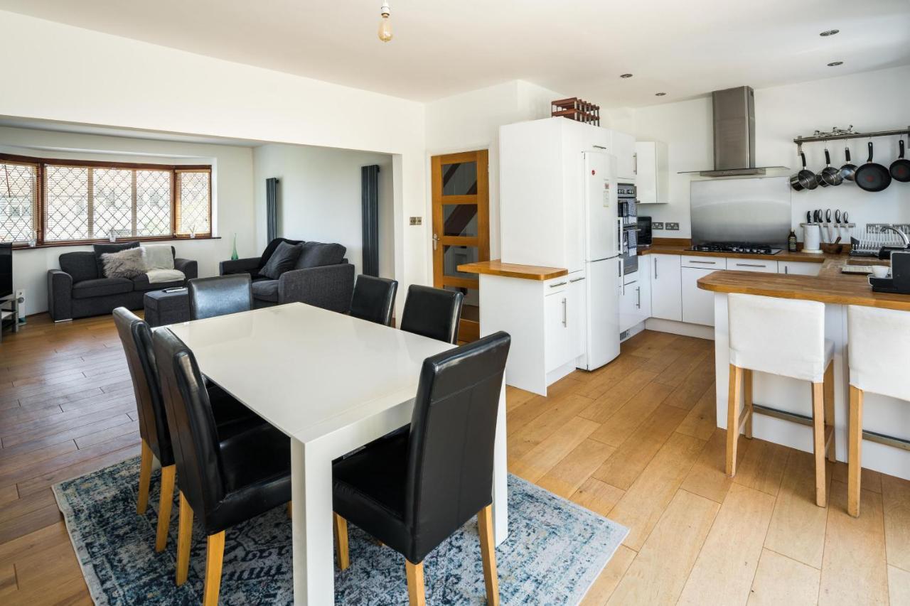 Elegant 2bd House With Garden And Decked Patio Vakantiehuis Londen