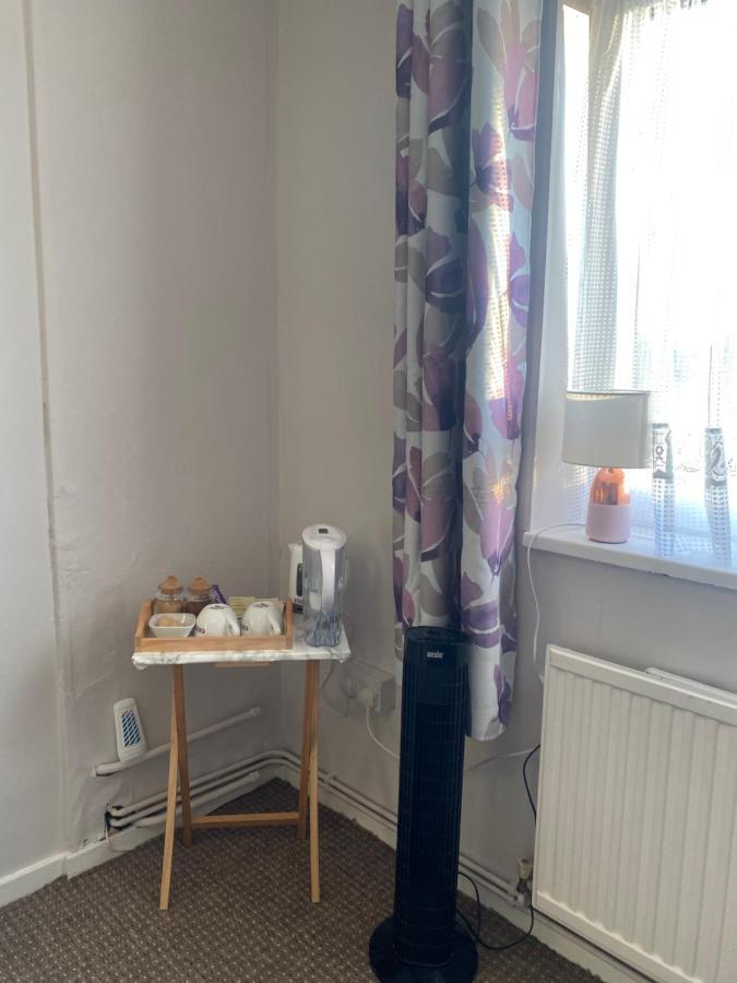 One Double Bedroom In A Shared Londen
