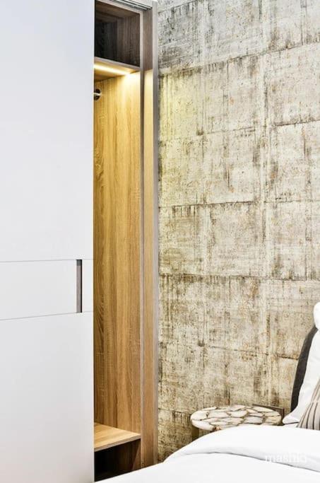 Ultra Luxury 3 Bed Mayfair Apartment London