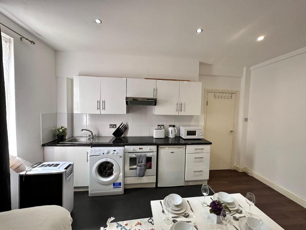Central 1-bedroom Cozy Budget Apartment, Edgware Road Londra