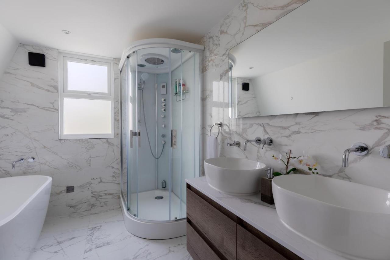 Leilighet Central, Stylish And Spacious 4 Bedroom House 2,5 Bathrooms In Shepherd's Bush London