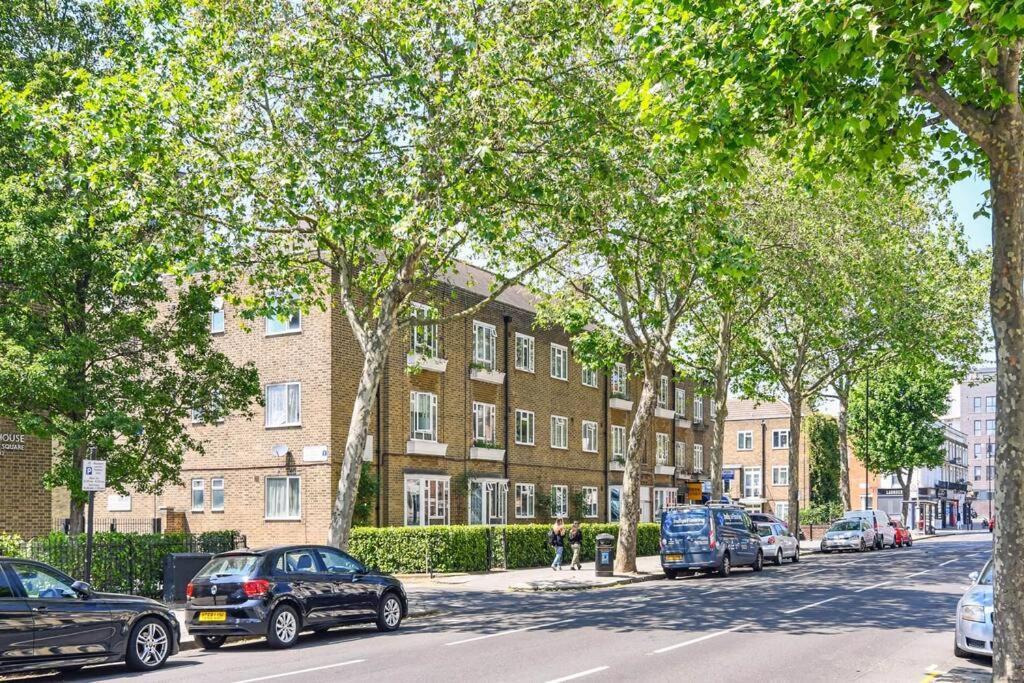 Ladbroke Grove - 2 Bed Near Portobello & Golborne Road Lägenhet London