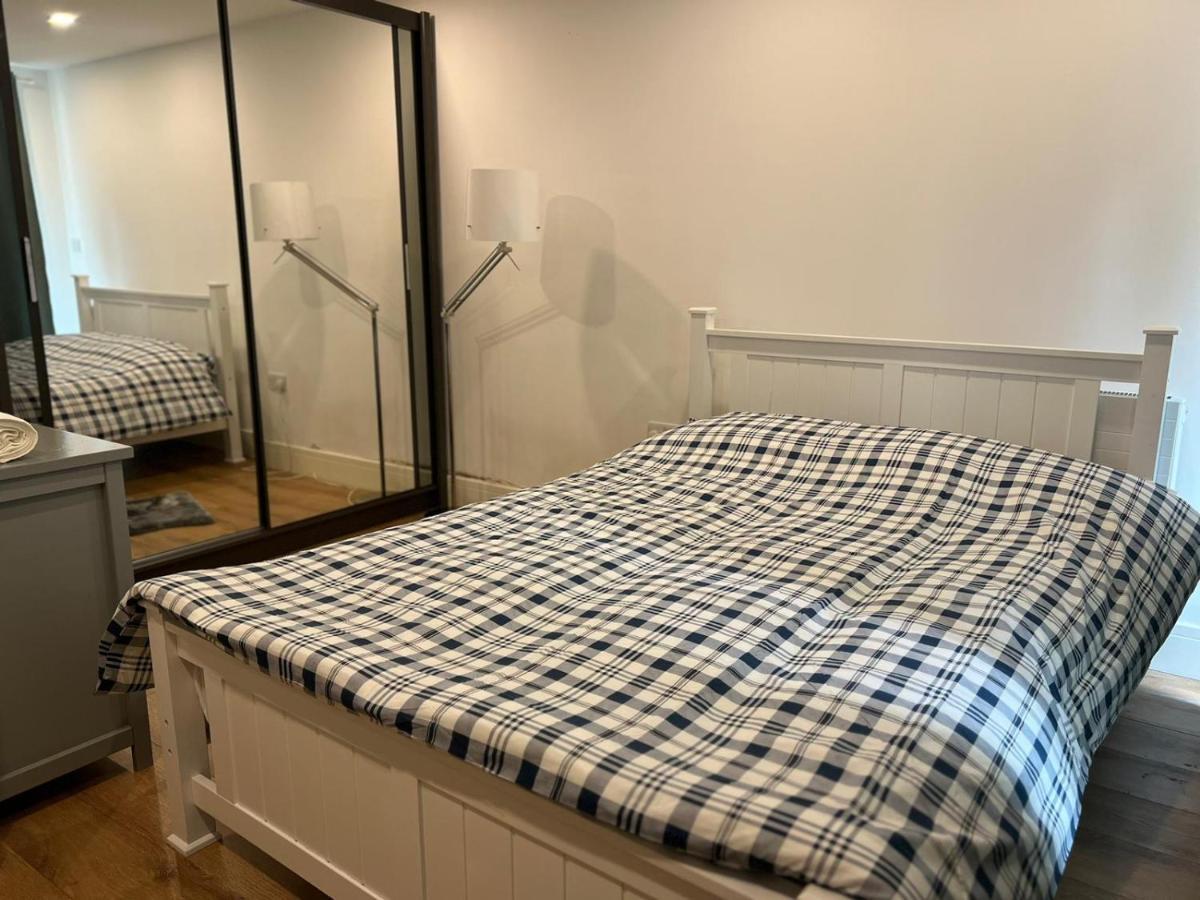 Apartment Four Bedroom Brixton London