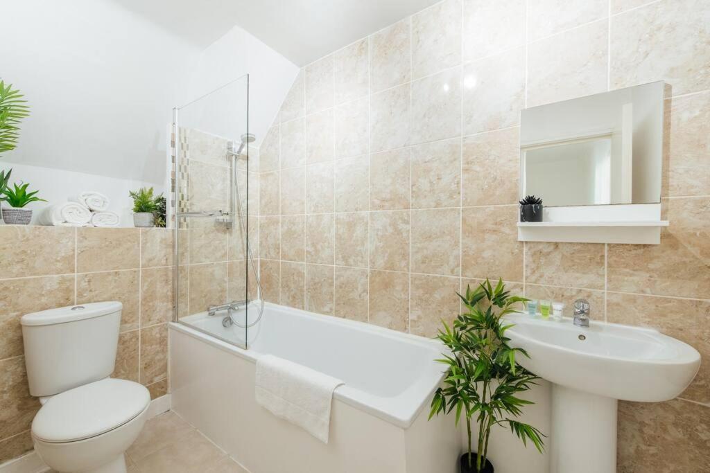 Charming 2 Bedroom Flat In The Heart Of Kings Cross, London