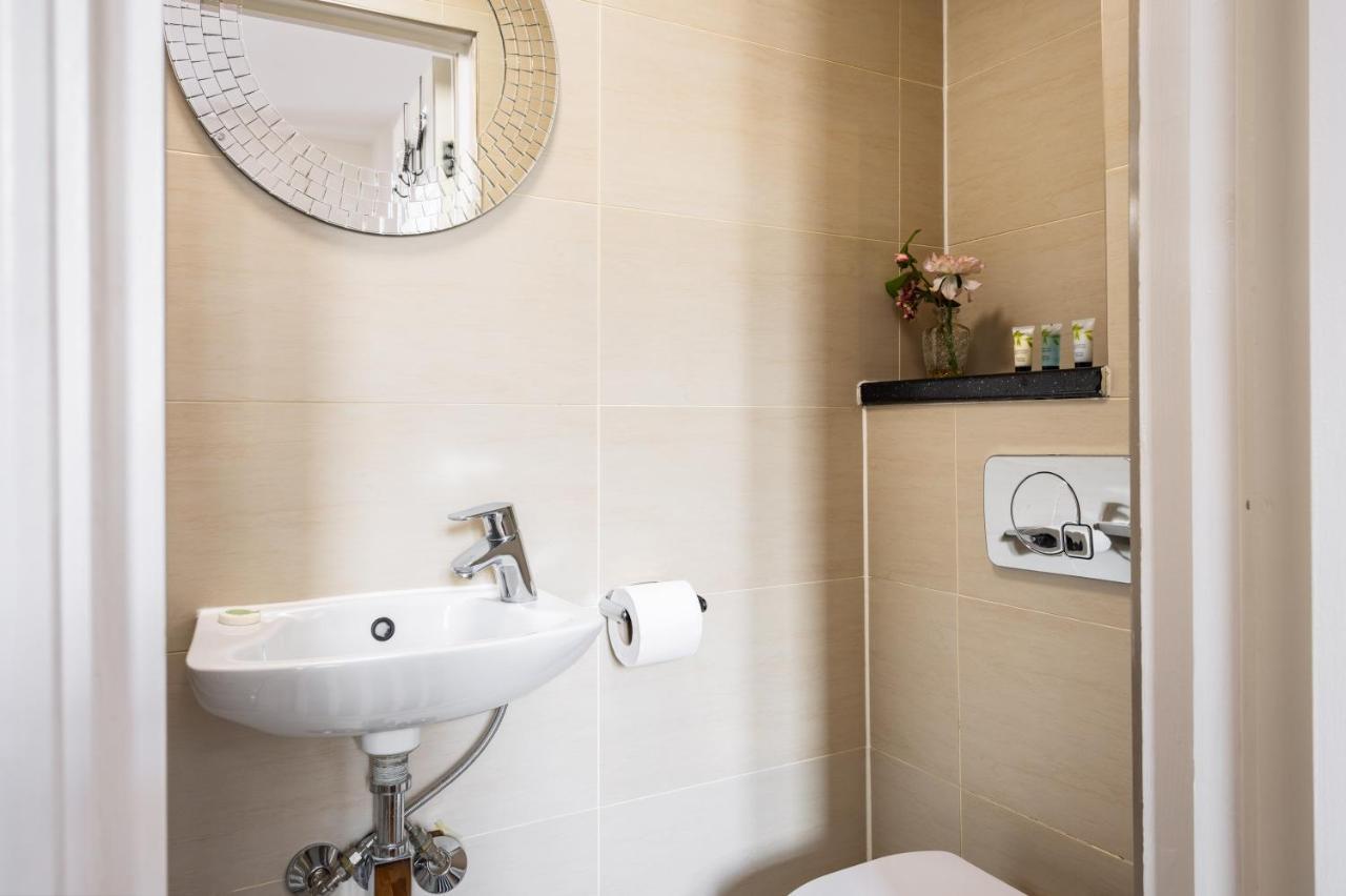 South Kensington Courtfield Gardens studio *