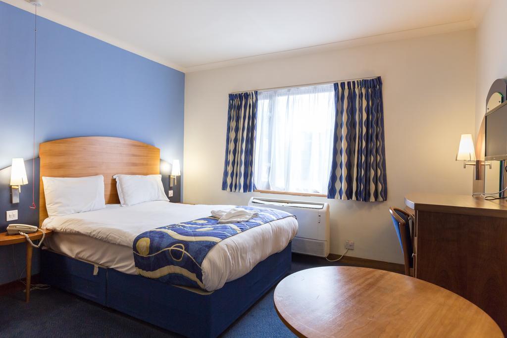 - Wembley International 3*