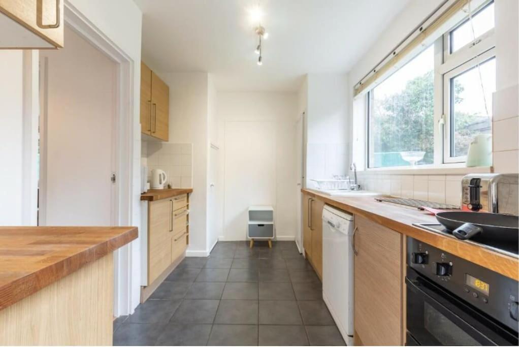 Unique 4 Bed Detached House In East * London