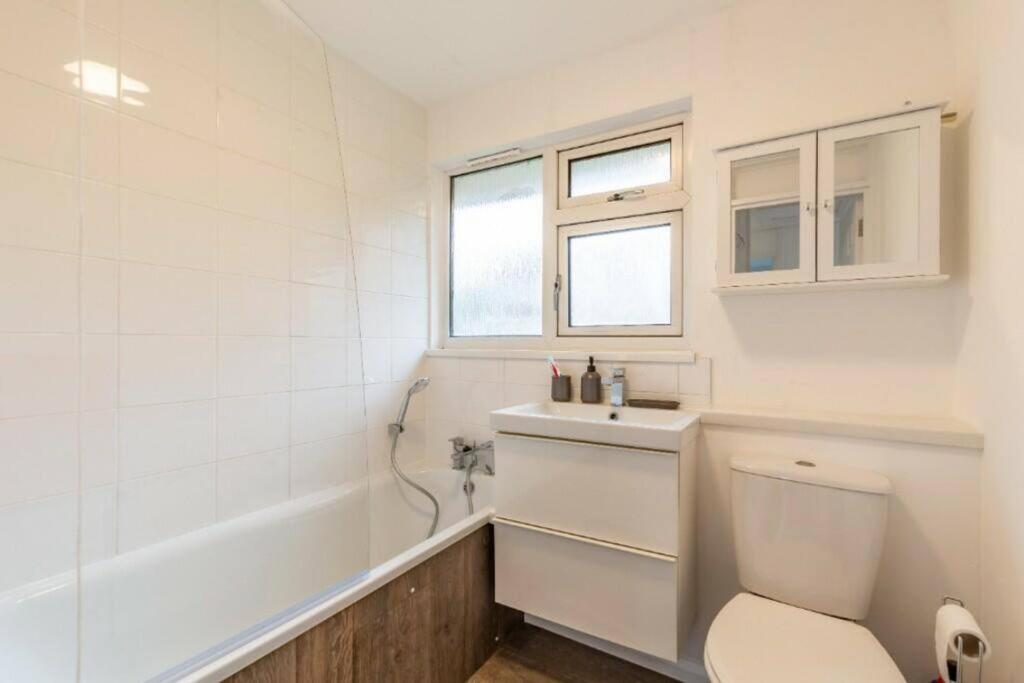 Unique 4 Bed Detached House In East London