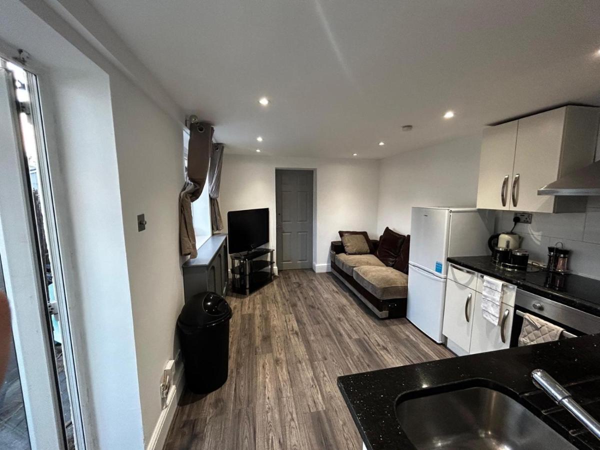 Acton 2 Bedroom With Two Bathrooms Appartement Londen