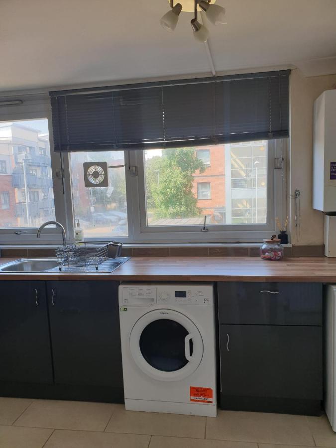 Stylish 4 Bedroom Flat Leilighet