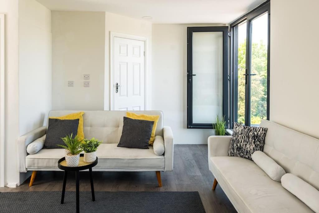Golders 5 Stars Modern