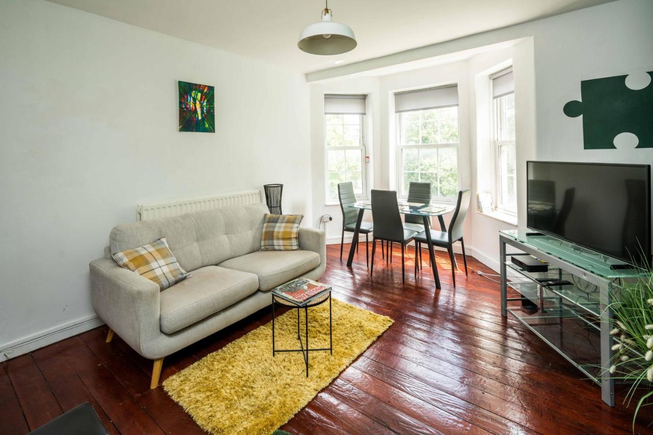 Cosy 3bd For 6 / 6 Beds London