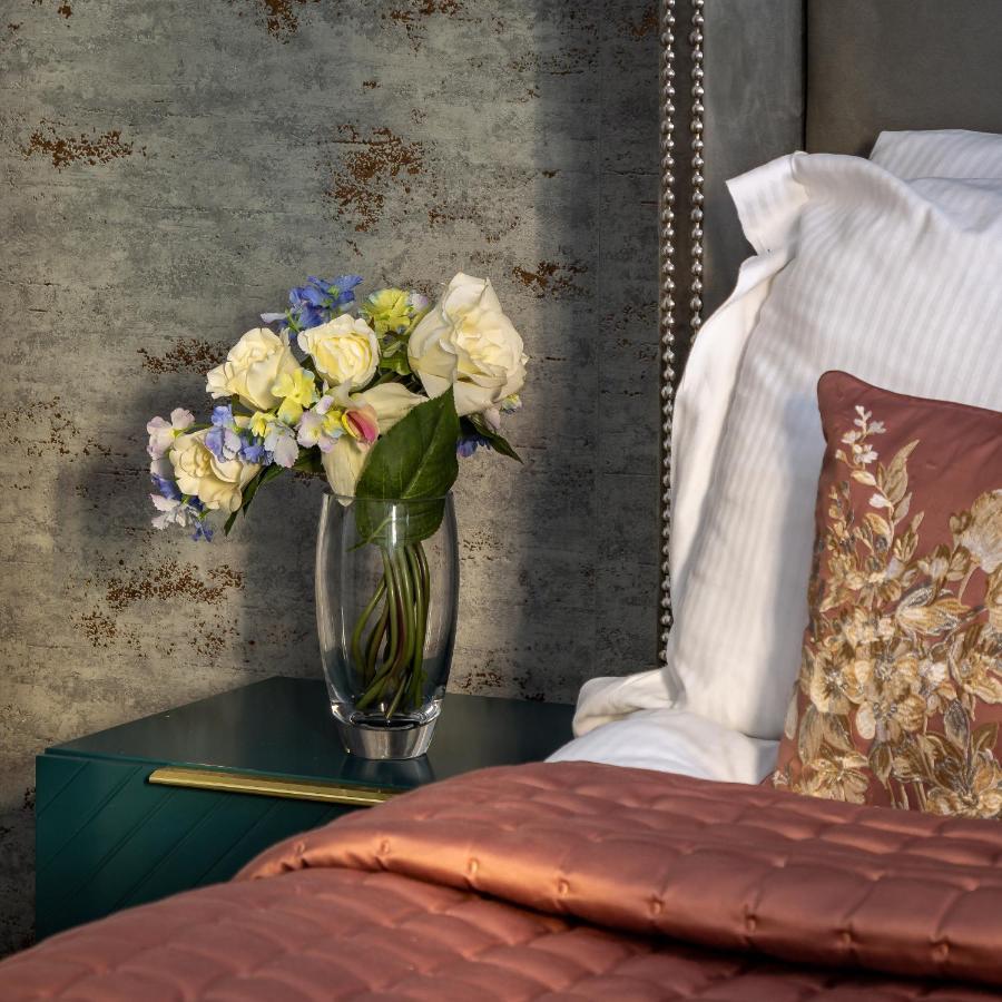 Park Street Mayfair apartments * London