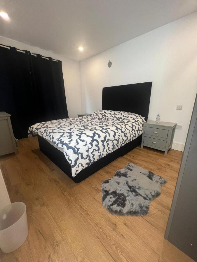 Apartment Four Bedroom Brixton London