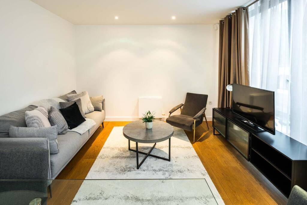 Chic And Spacious Flat Near Bond Street Lejlighed London
