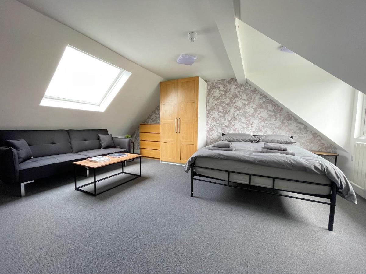 Cosy Bright Close To Wembley Stadium Londen