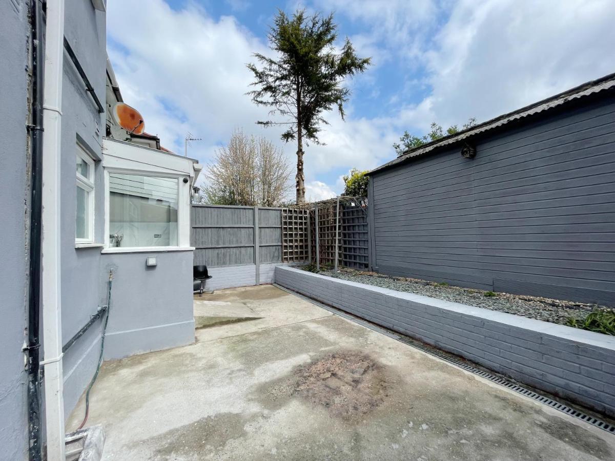 Cosy Bright Close To Wembley Stadium