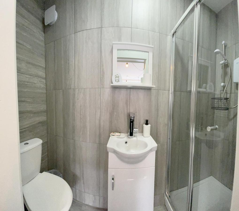 Cosy Bright Close To Wembley Stadium *
