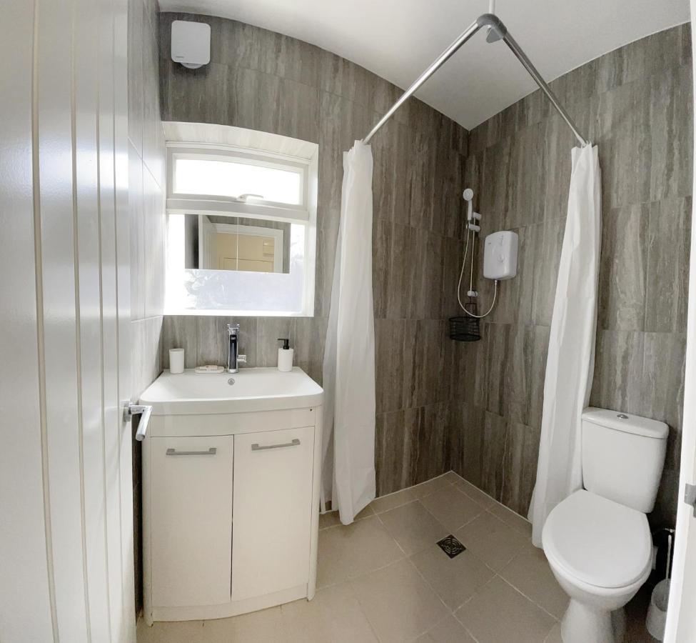 Cosy Bright Close To Wembley Stadium Londen