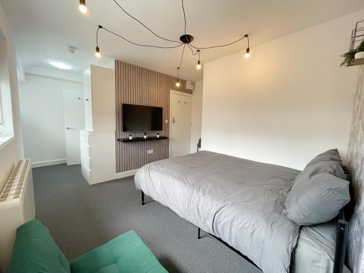 Cosy Bright Close To Wembley Stadium Londen