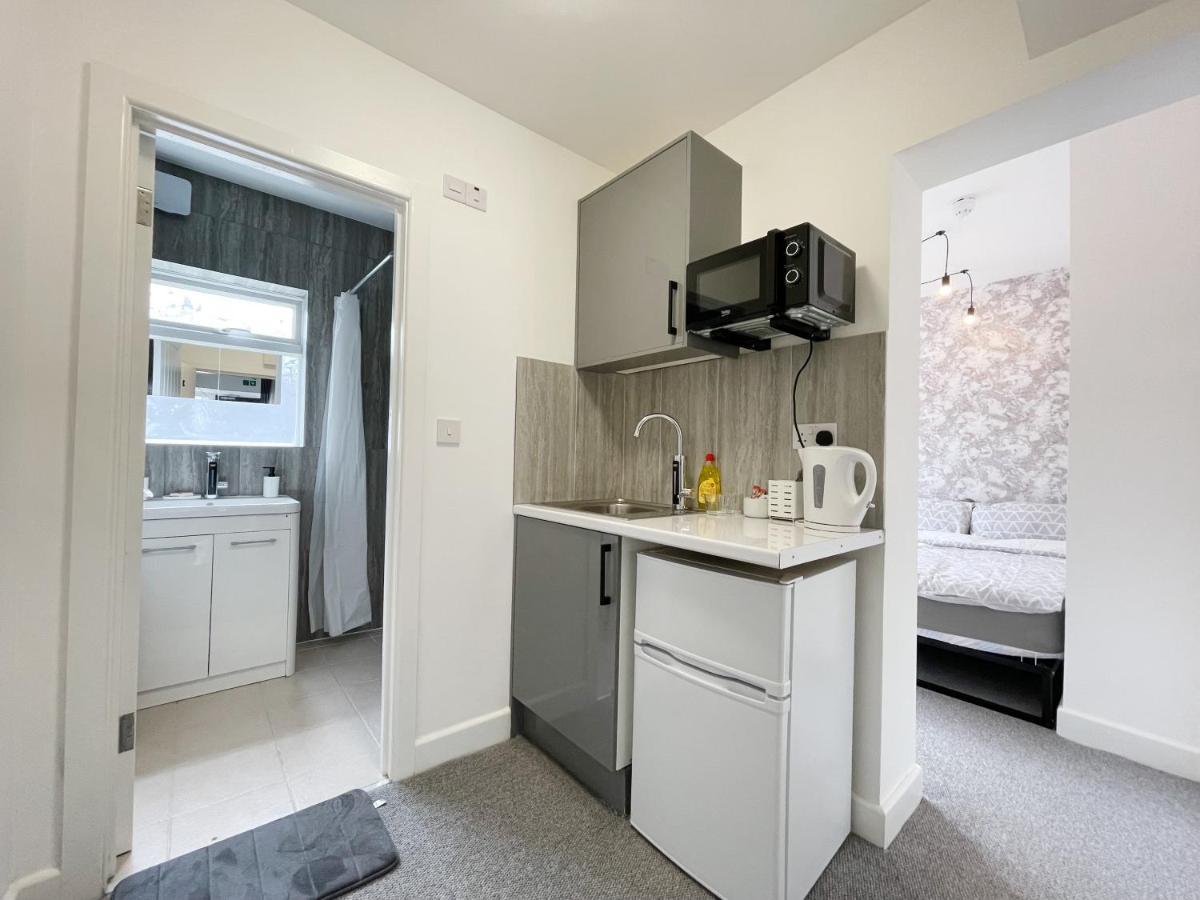 Cosy Bright Close To Wembley Stadium Londen