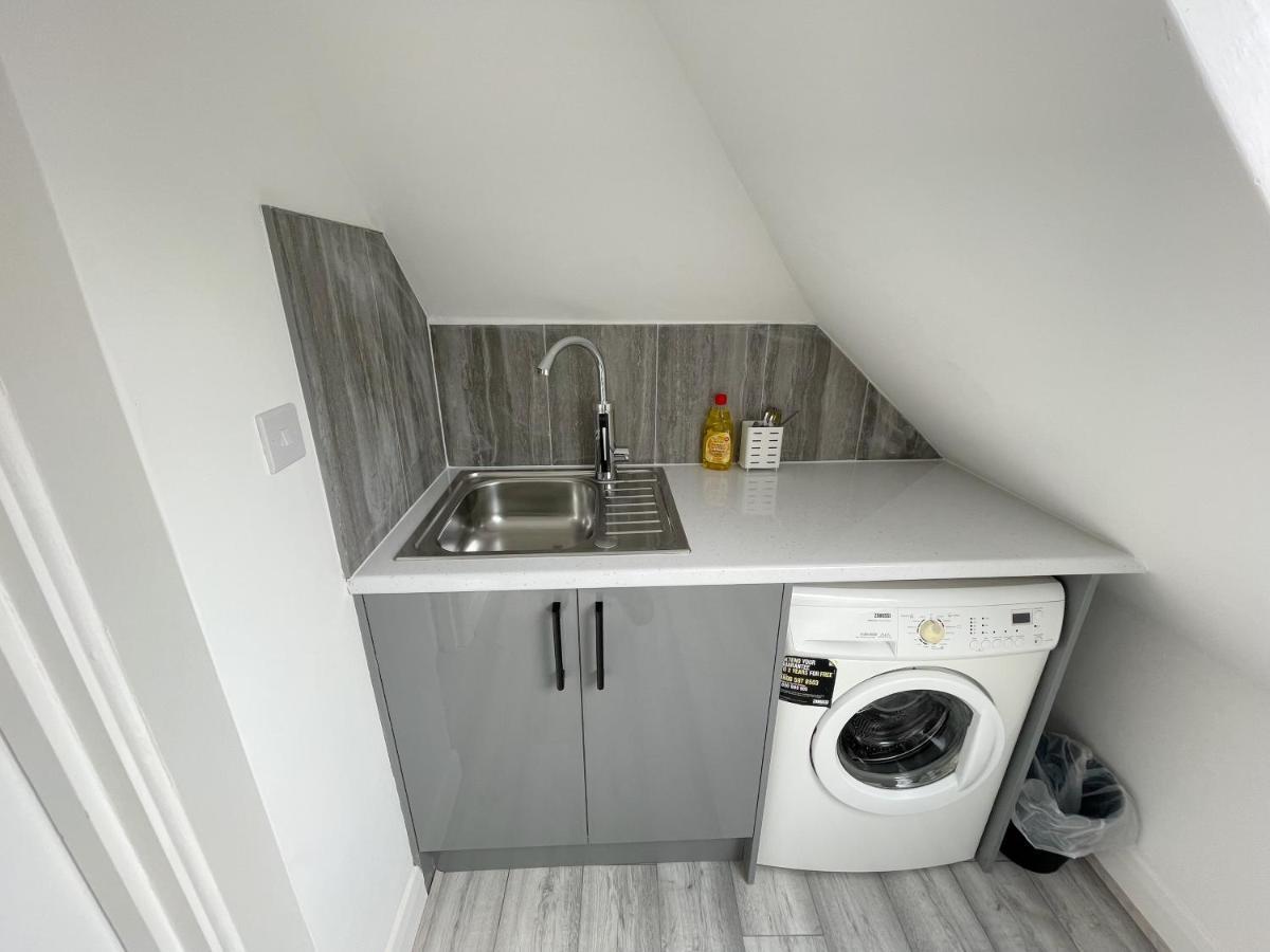Cosy Bright Close To Wembley Stadium