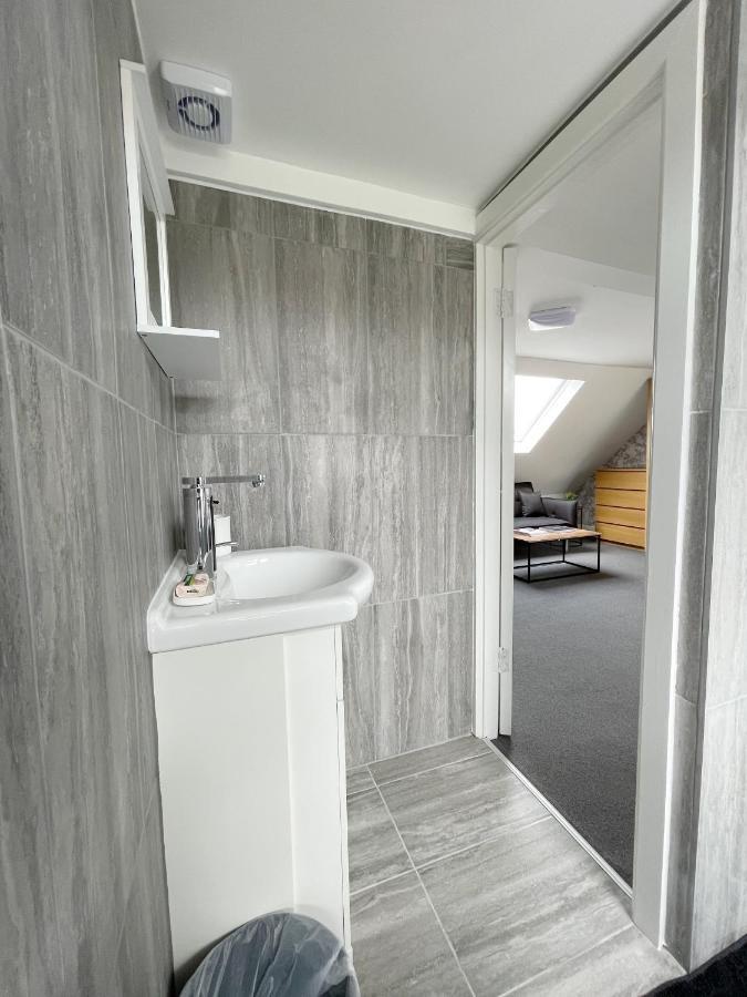Cosy Bright Close To Wembley Stadium * Londen