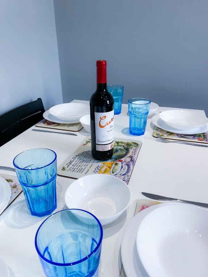 Appartement Stylish 1 Bedroom Flat In Wood Londen