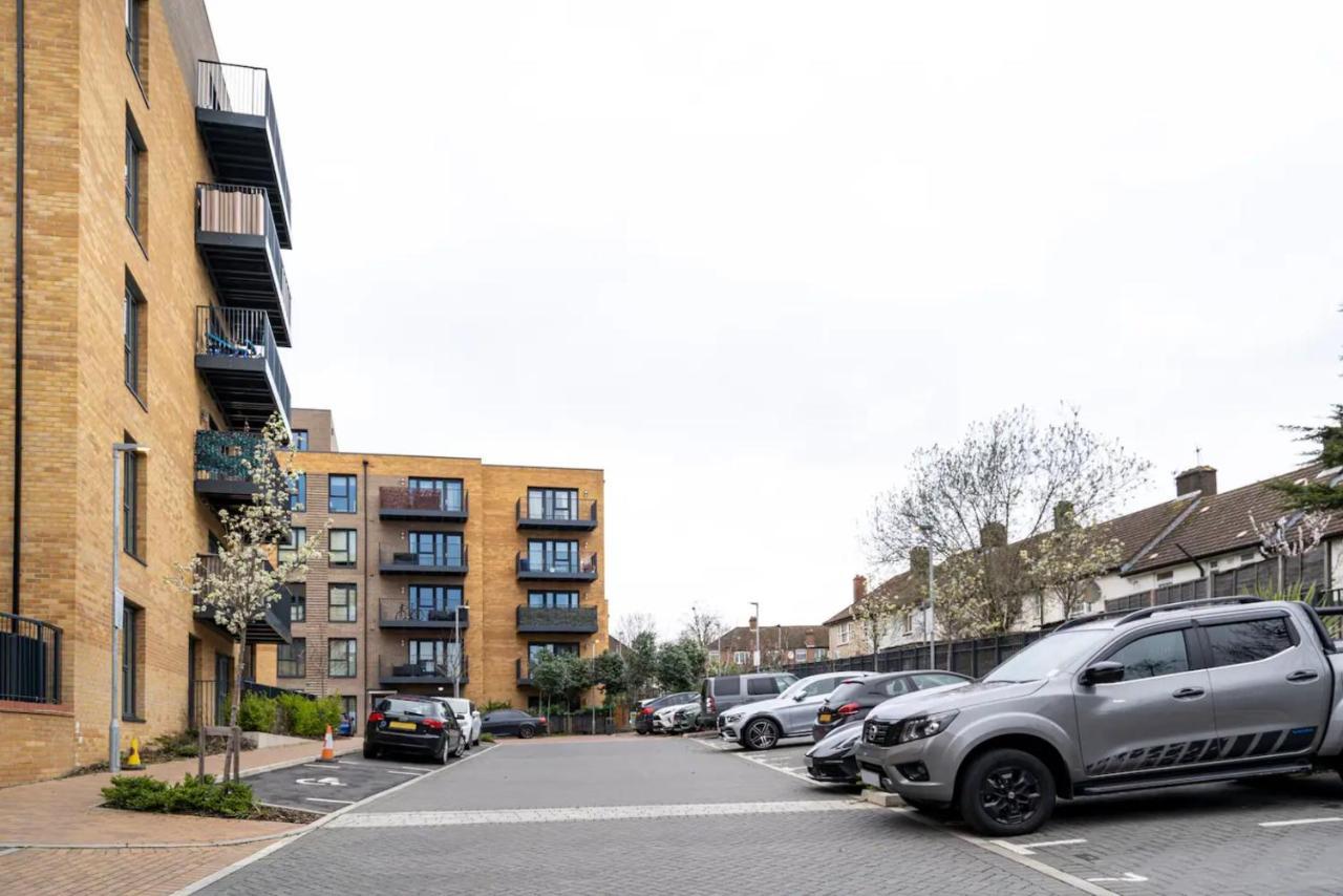 Sunny Luxury Skyline Flat Near Alexandra Palace, Tottenham Stadium & Drumsheds Appartamento Londra